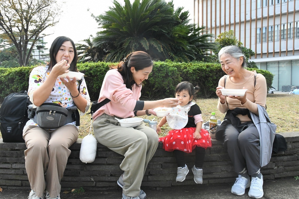 赤十字ふれあい祭りの写真