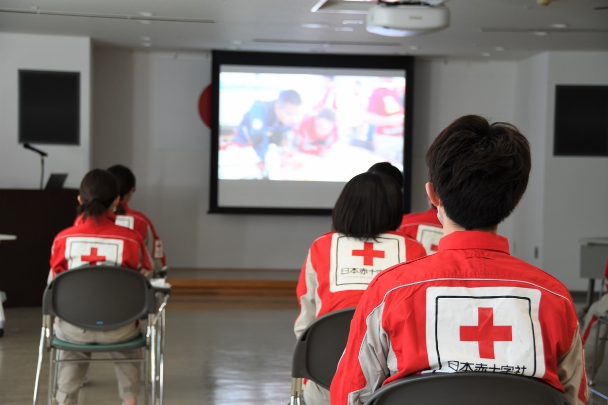 赤十字救護班要員任命式後研修の写真